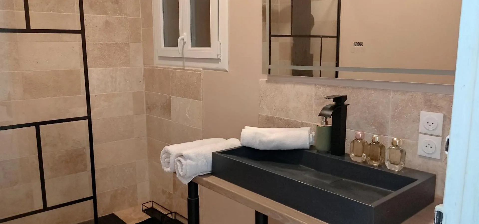2 Bedroom Apartment In The City Center Aix-en-Provence